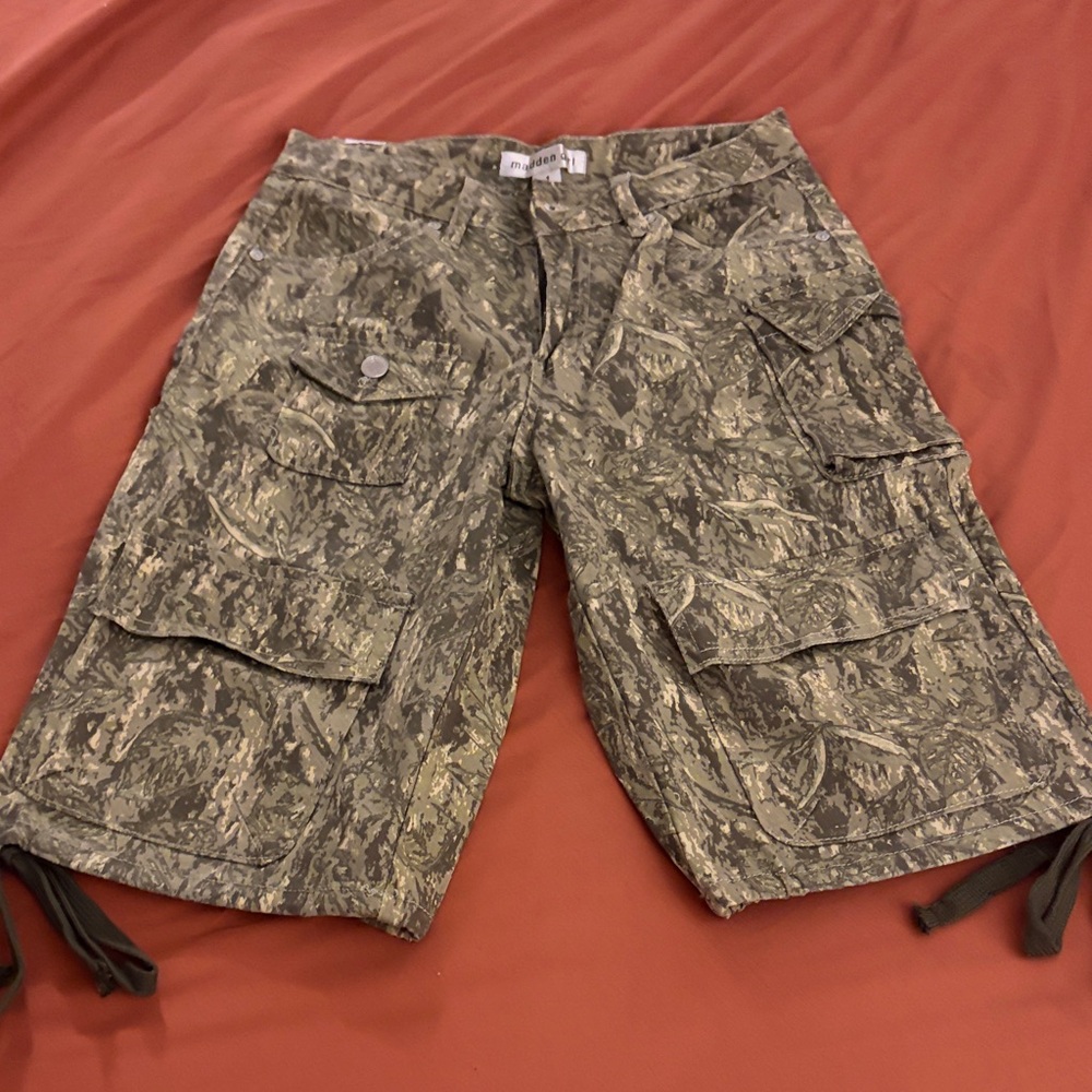 Women Green Camouflage Cargo Shorts